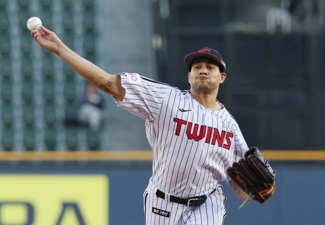 3연패에 빠진 LG트윈스가 요니 치리노스를 선발로 예고했다. 사진은 2025시즌 LG트윈스에서 활약한 요니 치리노스의 모습. /사진=뉴시스