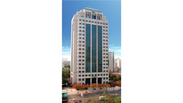 유한양행이 최근 열린 미국암연구학회(AACR 2025) 연례 학술대회에서 항암 신약 파이프라인의 전임상 연구 결과를 발표했다. 사진은 유한양행 사옥 전경. /사진=유한양행