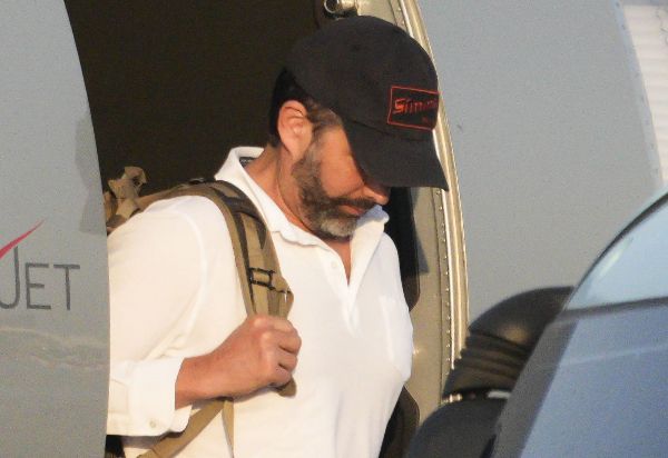 사진은 도널드 트럼프 미국 대통령의 장남 트럼프 주니어가 지난 29일 서울 강서구 김포공항에서 비행기에서 내리고 있는 모습. /사진=뉴시스