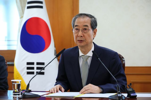 윤석열 전 대통령 파면으로 인한 제21대 대통령 선거가 오는 6월3일 치러질 전망이다. 사진은 지난 4일 한덕수 대통령 권한대행 국무총리가 회의를 주재하는 모습. /사진=뉴스1 