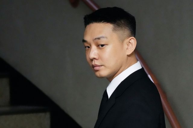 이병헌과 유아인이 주연한 바둑 영화 '승부'가 2주 연속 주말 박스오피스 정상에 올랐다.사진은 지난해 9월 프로포폴과 대마 등 마약 상습 투약 혐의로 재판에 넘겨진 배우 유아인(본명 엄홍식). /사진=뉴시스