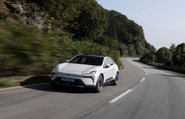 폴스타가 전국 고객 거점 확대에 나섰다. 사진은 폴스타4. /사진=폴스타코리아