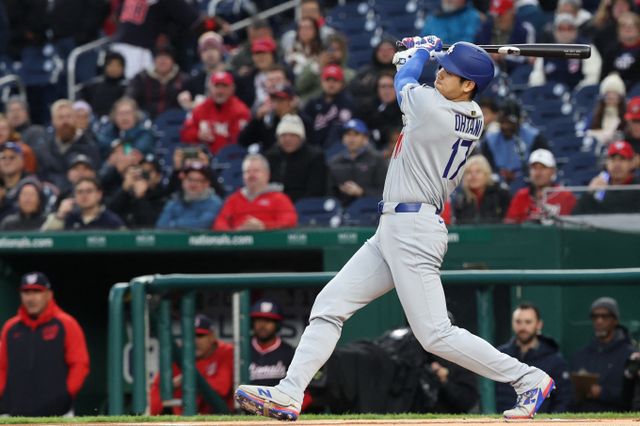 오타니 쇼헤이가 시즌 4호 홈런을 터트리며 맹타를 휘둘렀지만 다저스의 패배를 막지 못했다. 사진은 8일(한국시각) 미국 워싱턴DC 내셔널스파크에서 열린 워싱턴 내셔널스와 LA다저스의 경기에 선발 출전한 오타니 쇼헤이의 모습. /사진=로이터