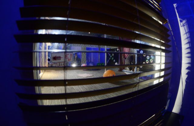 학교 인근에서 불법 성매매 업소를 운영한 일당이 경찰에 붙잡혔다. 사진은 2013년 11월12일 경찰에 단속된 서울 송파구 잠실동 한 불법 신·변종 성매매 업소 모습 /사진=뉴스1