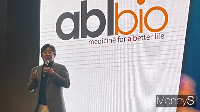 이상훈 에이비엘바이오 대표가 9일 서울 여의도 콘래드호텔에서 열린 기업간담회에서 4조 규모 기술이전의 의미와 향후 에이비엘바이오를 이끌 성장동력을 소개했다. /사진=곽선우 기자