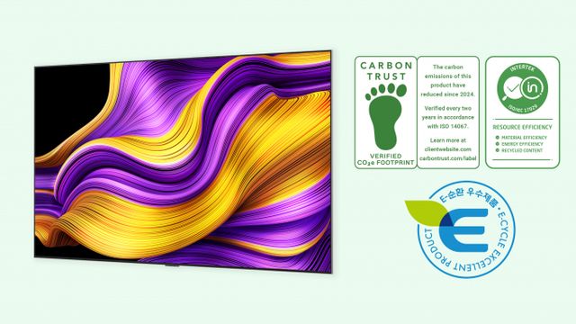 2025년형 LG 올레드 에보(모델명 G5)가 카본트러스트 '탄소저감' 인증, 인터텍 '자원효율' 인증, E-순환거버넌스 'E-순환우수제품' 인증 등 주요 환경 관련 인증을 획득했다. /사진=LG전자