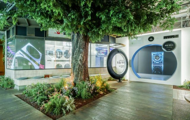 LG전자가 서울 동대문구 경동시장 '금성전파사 새로고침센터'에 있는 AI 세탁∙건조 체험존 「트롬하우스」를 AI 코어테크 경험 공간으로 업그레이드했다. /사진=LG전자