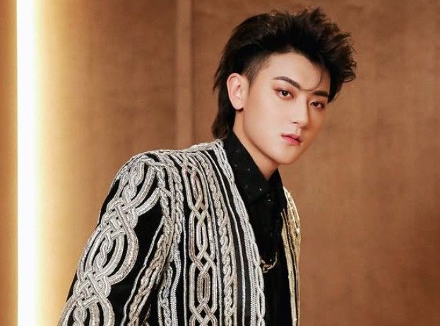 중국 한 업체가 버려야 할 생리대와 기저귀 등 위생용품을 재포장해 판매한 것을 두고 논란이 된 가운데, 그룹 엑소 출신 타오(31·본명 황쯔타오)가 위생용품 사업을 시작하겠다고 밝혀 화제다. /사진=타오 인스타그램