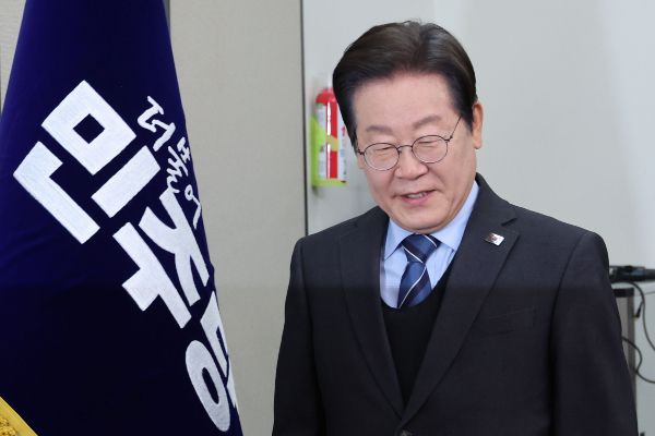 이재명 전 더불어민주당 대표가 10분짜리 대선 출마 선언 영상 메시지를 공개한다. 사진은 이재명 전 더불어민주당 대표가 지난 9일 오전 서울 여의도 국회에서 열린 최고위원회의에 참석하는 모습. /사진=뉴시스