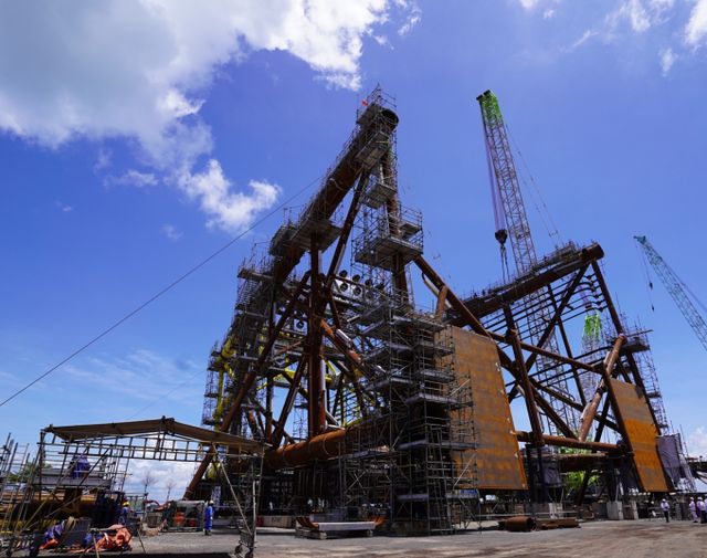 15-1/05 광구 원유 생산 플랫폼의 '자켓' 구조물 건조 현장. /사진=SK이노베이션
