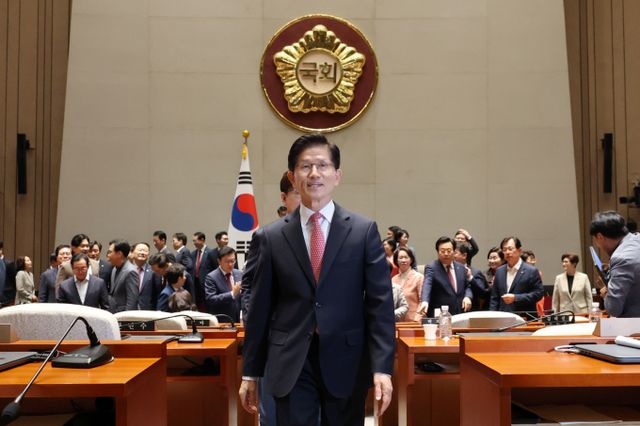 김문수 국민의힘 후보의 행보가 주목된다. 사진은 지난 11일 서울 여의도 국회에서 열린 의원총회를 마치고 의총장을 나서는 김 후보. /사진=뉴스1