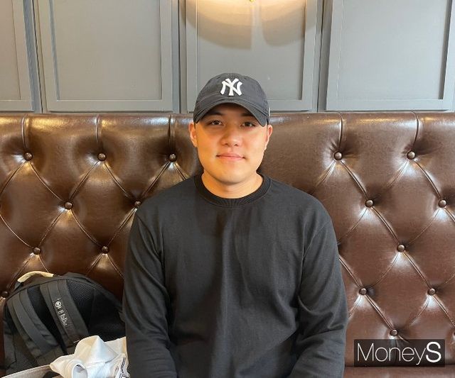 사진은 지난 12일 경기 평택 한 건설현장에서 품질관리 책임자로 근무 중 잠시 휴식을 취하는 이호준씨의 모습. /사진=유찬우 기자