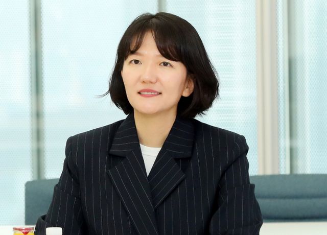 최수연 네이버 대표가 지난달 4일 오후 경기 성남시 분당구 네이버 1784에서 진행된 브릴리언트 코리아-네이버 'AI 기술-데이터 업무협약 체결식'에서 미소를 짓고 있다. /사진=머니투데이