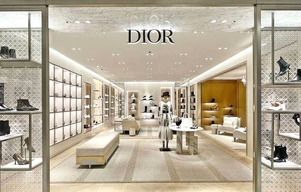 디올이 해킹 피해를 입었다며 고객들에게 사과했다. 사진은 기사의 이해를 돕기 위한 디올 매장 전경 사진. /사진=뉴시스(갤러리아백화점 제공)