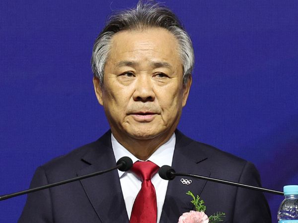 이기흥 전 대한체육회장이 문화체육관광부를 상대로 낸 직무 정지 통보 취소 소송을 취하했다. 사진은 지난 1월14일 오후 서울 송파구 올림픽공원 올림픽홀에서 열린 제42대 대한체육회장선거에 앞서 이기흥 후보가 정견발표를 하고 있는 모습. /사진=뉴스1