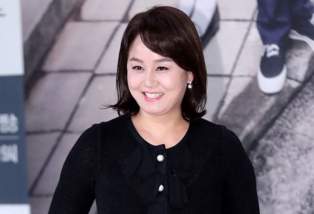 코미디언 이경실 소유의 서울 용산구 이촌동 아파트에 대한 경매 절차가 진행 중이다. 사진은 2017년 서울 영등포구 타임스퀘어 아모리스홀에서 열린 KBS TV소설 '파도야 파도야' 제작발표회에 참석한 코미디언 이경실. /사진=머니투데이