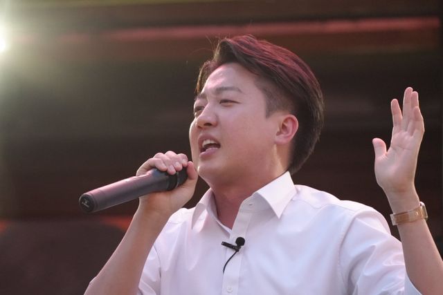 이준석 개혁신당 대통령 선거 후보가 지난 14일 서면 젊음의 거리 집중유세 연설을 하고 있다. /사진=공동취재 