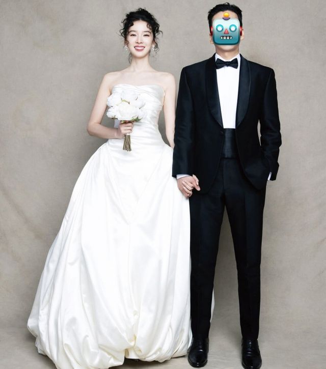 모델 겸 방송인 아이린이 비연예인 사업가 예비 남편과 찍은 웨딩 화보를 공개했다. 사진은 아이린이 예비남편과 찍은 웨딩 화보. /사진=모델 아이린 인스타그램 캡처