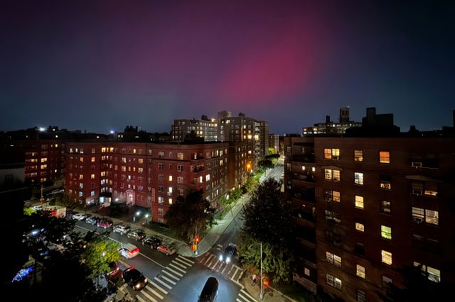  미국 메릴랜드 고층 아파트의 15층 발코니에서 2살 남자아이가 추락했지만 나무 덤불 위로 떨어져 살았다. 사진은 뉴욕 시내 아파트의 모습이며 기사와 관련 없음. /사진=AP