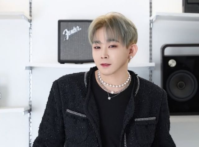 가수 백청강이 암 투병을 딛고 6년 만에 '불후의 명곡' 무대에 올라 감동을 자아냈다. /사진=백청강 인스타그램