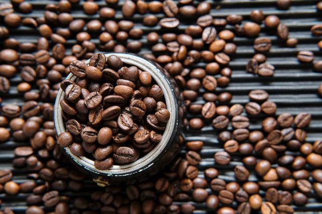 직접 커피 원두를 먹고 배설물을 활용해 장난치려던 코미디언 마이클 브룩하우스가 죽을 뻔한 위기를 겪었다. /사진=이미지투데이