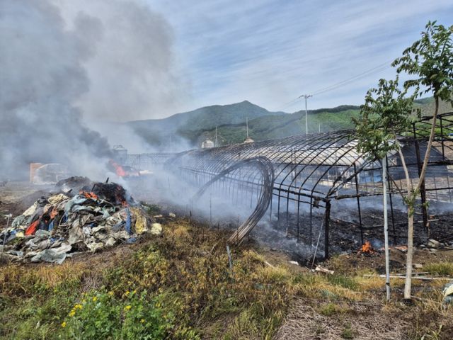 18일 오전 충남 부여 외산면 장항리 한 양계장에서 불이 났다. 사진은 이날 불이 난 양계장. /사진=뉴스1