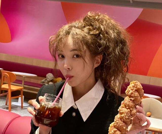 ‘하트시그널3’ 출신 서민재(개명 후 서은우)가 거듭된 폭로에도 아이 아빠와 갈등을 해결하지 못하고 있는 모양새다./사진=서민재 인스타그