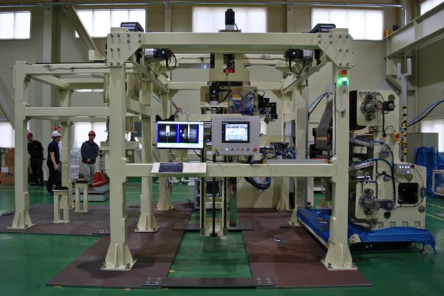 사진은 엠플러스 파우치형 및 각형 셀 제작 설비. /사진=엠플러스