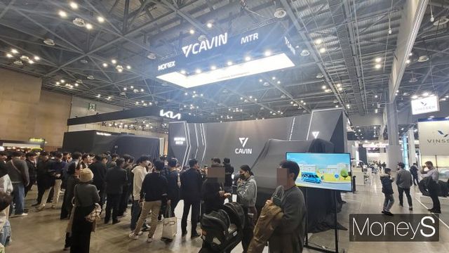 수익성 악화 기류가 감지된 모빌리티기업 모트렉스가 반등을 위한 행보에 나섰다. 사진은 지난달 열린 '2025 서울모빌리티쇼'의 모트렉스 부스. /사진=김창성 기자