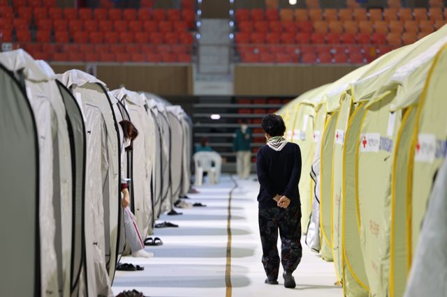 금호타이어 광주공장은 주택가에 위치해 2차 피해 규모가 클 것으로 예상된다. 현재 공장 인근 아파트 단지 주민 일부는 검은 연기와 분진으로 인한 기관지 이상 증세를 호소하고 있다./사진=뉴스1