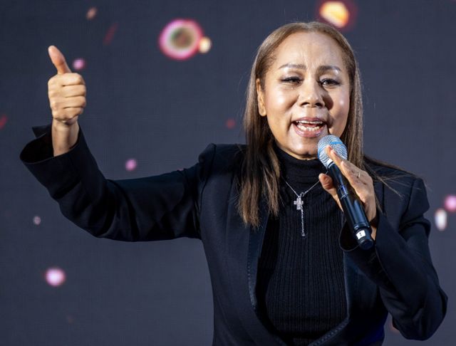 가수 인순이가 새 싱글 '바보 멍청이 똥개'를 발매한다. 사진은 2023년 12월30일 가수 인순이가 서울 종로구 광화문역에서 열린 한바탕 서울 soul 쇼에서 공연을 하는 모습. /사진=뉴스1