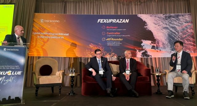 대웅제약 ‘펙수클루의 밤’ 심포지엄에 마이클 배지 교수(왼쪽부터), 호세 마리아 레메스 트로체 교수, 아놀드 리켈메 교수, 김도훈 교수가 참석했다. /사진=대웅제약