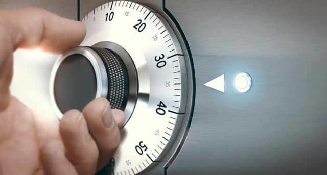 고객의 비밀번호를 외워뒀다가 대여금고 속 1700만원 상당의 금품을 훔친 은행 직원이 법원으로부터 징역형 집행유예를 선고 받았다. 사진은 기사내용과 무관함. /사진=이미지투데이