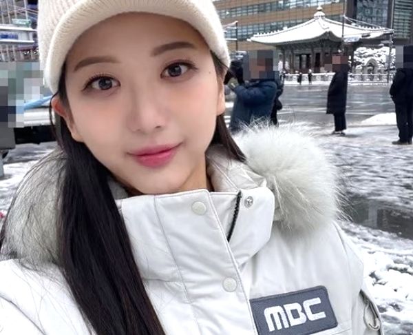 MBC가 고 오요안나 '직장 내 괴롭힘' 사건에 대해 사과했지만, 가해자로 지목된 선배 기상캐스터가 여전히 방송에 출연하고 있어 누리꾼들이 진정성에 의문을 표하고 있다. 사진은 오요안나의 생전 모습. /사진=오요안나 인스타그램 캡처