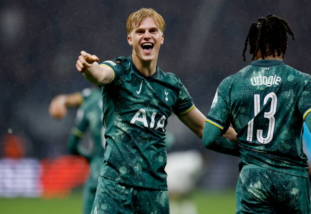 발목 부상을 당한 루카스 베리발이 유럽축구연맹 유로파리그 결승전에 결장한다. 사진은 토트넘 홋스퍼에서 활약한 루카스 베리발의 모습. /사진=로이터