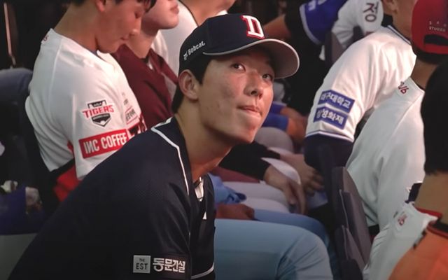 연패 탈출을 노리는 두산 베어스가 루키 최민석을 선발로 예고했다. 사진은 2025 신인드래프트 2라운드 지명을 받은 투수 최민석의 모습. /사진=유튜브 베어스TV 캡처