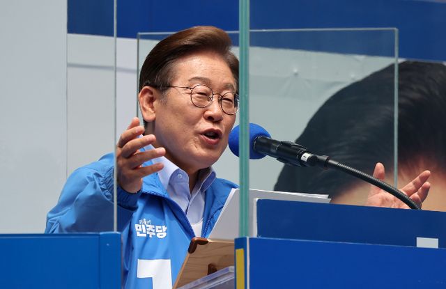 이재명 더불어민주당 대선후보가 호텔경제론에 대해 해명했다. 사진은 21일 인천 남동구 구월 로데오광장에서 유세 중인 이 후보. /사진=뉴시스