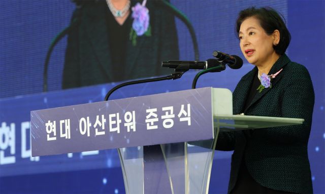 현정은 현대그룹 회장이 21일 오후 현대엘리베이터 충주 본사에서 진행된 ‘현대 아산타워’ 준공식에서 기념사를 하고 있다./사진=현대엘리베이터