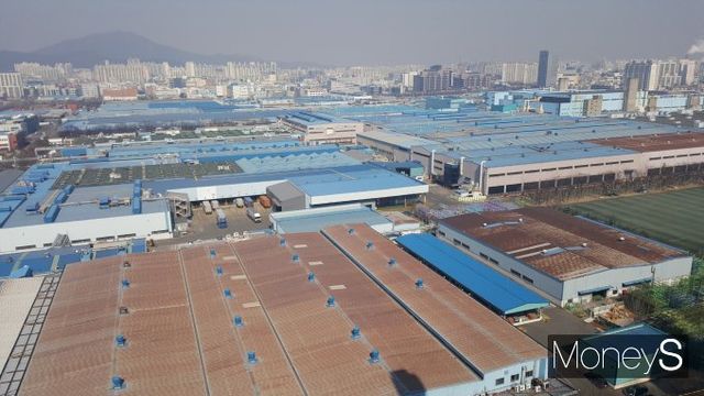 GM 한국사업장 노조가 역대급 규모의 내용이 담김 임금 협상 요구안을 사측에 보냈다. 사진은 GM 한국사업장의 인천 부평공장 전경. /사진=김창성 기자