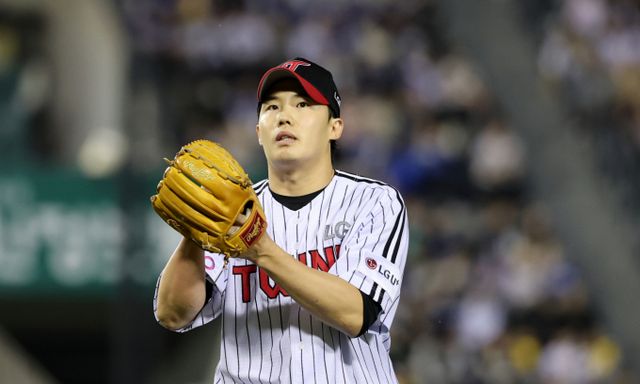 LG트윈스가 2위 한화 이글스와 3연전을 갖는다. 사진은 LG트윈스에서 활약한 임찬규의 모습. /사진=뉴스1