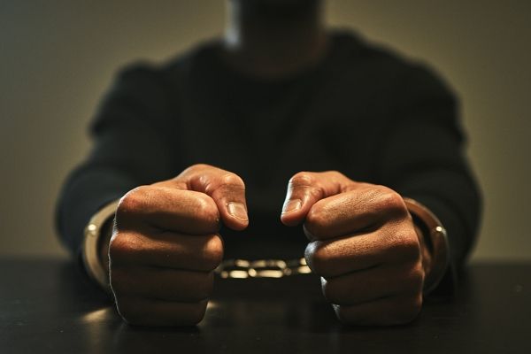 의붓아버지로부터 장기간 성폭력을 당한 피해자를 지원해 가해자가 징역 23년형의 형사 판결과 위자료 3억원의 손해배상 판결을 선고받도록 했다 사진은 기사의 이해를 돕기 위한 자료 사진. /사진=이미지투데이