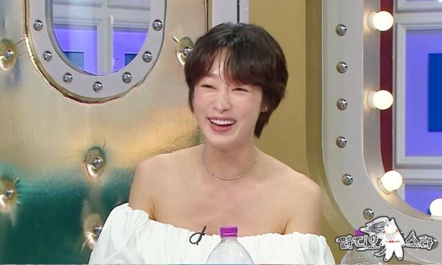 배우 최여진이 결혼 발표 이후 쏟아진 온갖 루머들에 대한 솔직한 심경을 털어놨다. /사진=라디오스타 제공