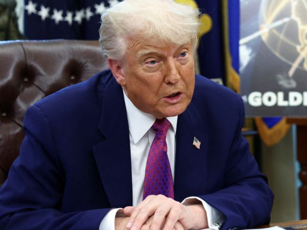 미국의 한 요양원 CEO가 직원들이 낼 세금을 유용해 사치를 한 범죄를 저질렀으나 도널드 트럼프 미국 대통령에 의해 사면받았다. 사진은 기사의 이해를 돕기 위한 도널드 트럼프 미국 대통령이 지난 20일 미국 워싱턴 D.C. 백악관의 집무실에서 골든 돔 미사일 방어 시스템에 관해 발표하고 있는 모습. /사진=로이터