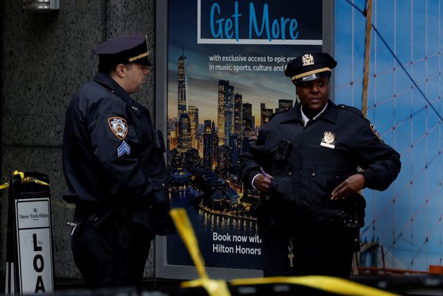 미국 워싱턴주 타코마시 교외에 있는 해리 토드 공원에서 총격 사건이 발생해 7명이 다쳤고 그 중 3명은 생명이 위독한 상태다. 사진은 미국 경찰들의 모습. 해당 기사와 상관없음. /사진=로이터 