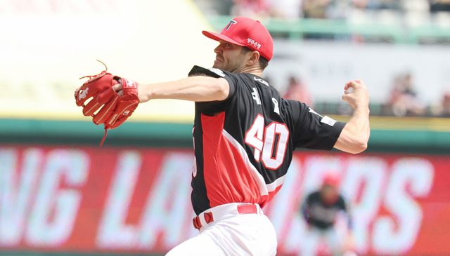 KIA타이거즈가 제임스 네일을 필두로 키움 히어로즈와의 시리즈 스윕에 도전한다. 사진은 KIA타이거즈에서 활약 중인 제임스 네일의 모습. /사진=뉴시스