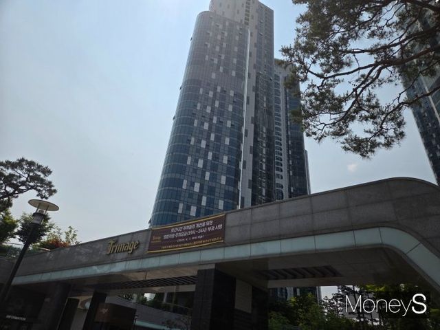 현재 스마트홈 시장은 우위를 선점하기 위한 업계 내 경쟁이 치열하다. 사진은 30일 방문한 서울숲 트리마제 입구. /사진=이화랑 기자