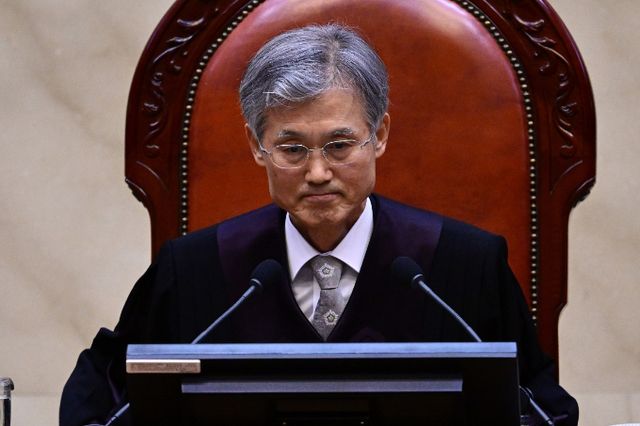 신동욱 국민의힘 수석대변인이 4일 조희대 대법원장 탄핵을 추진 중인 더불어민주당을 향해 "집단 광기 수준의 사법부 압박을 멈추라"고 말했다. 사진은 지난 1일 조희대 대법원장이 상고심 선고를 준비하는 모습. /사진=공동취재단