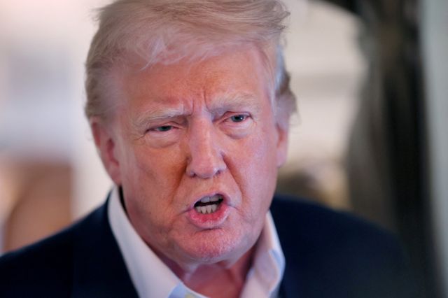 트럼프 대통령이 외국산 영화에 대해 ‘관세 폭탄’을 예고했다./사진=로이터 