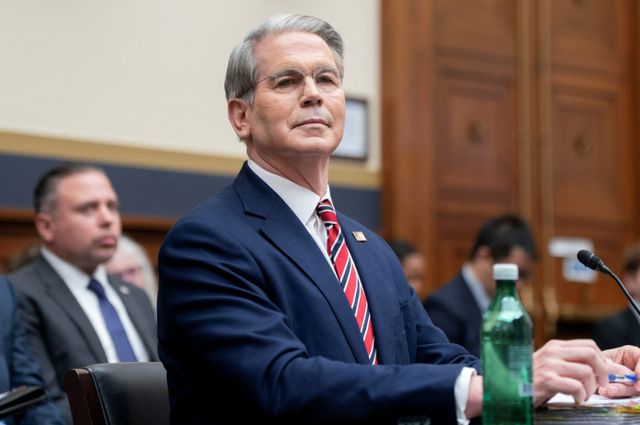 스콧 베선트 미국 재무장관 중국과의 무역 협상이 오는 10일(이하 현지시각) 스위스에서 진행된다고 말했다. 사진은 베선트 장관이 지난 7일 미국 워싱턴D.C 국회의사당에서 열린 미국 하원 금융서비스위원회 청문회에 출석해 발언하는 모습. /사진=로이터