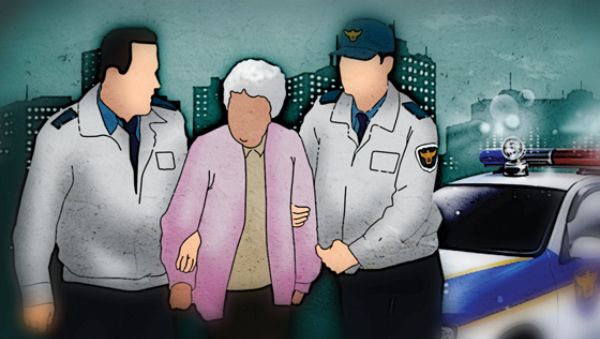 서울 종로 거리 노점상 앞에서 흉기 2종을 꺼낸 70대 여성이 경찰에 붙잡혔다. 삽화는 기사 내용과 직접적인 관련이 없음. /삽화=머니투데이